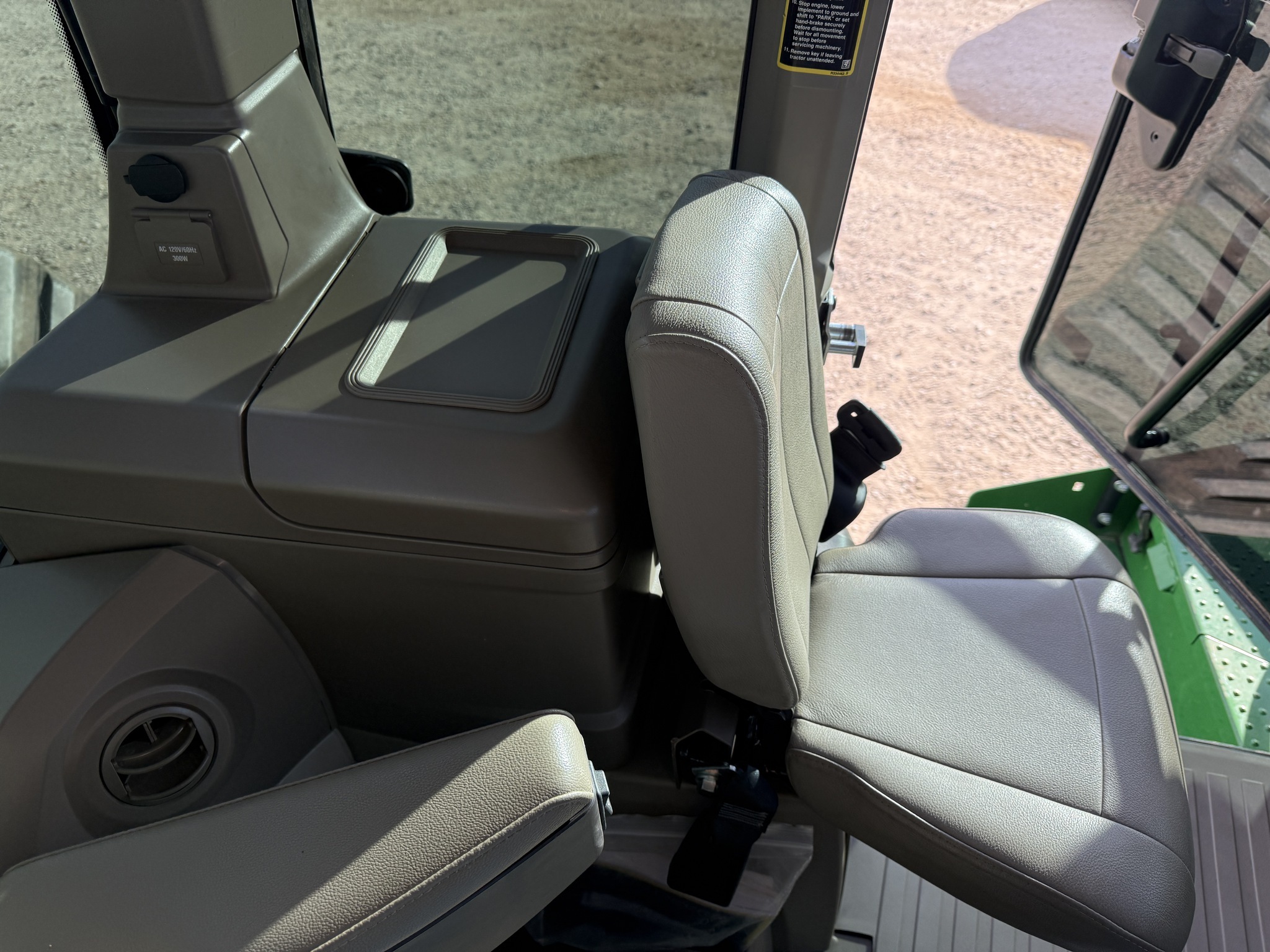 2022 John Deere 9RX 640 Tractor