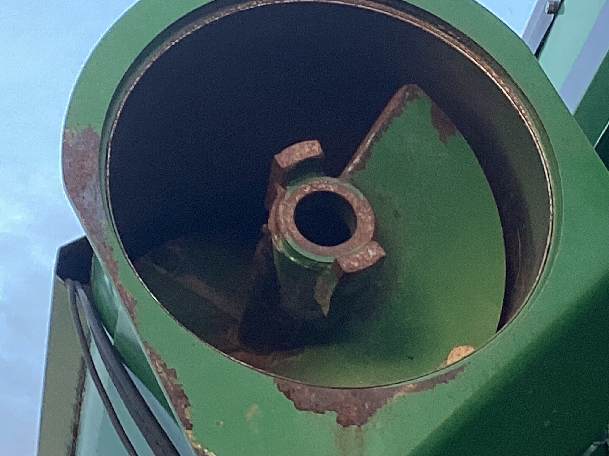 2008 J&M 875-18 Grain Cart