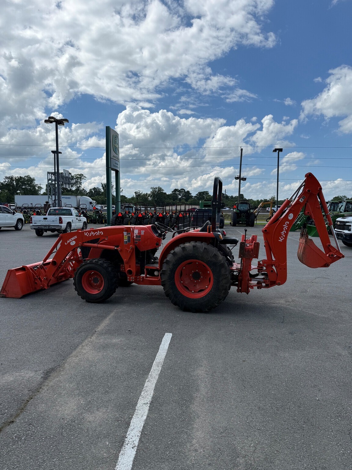 2024 Kubota MX5400 Tractor