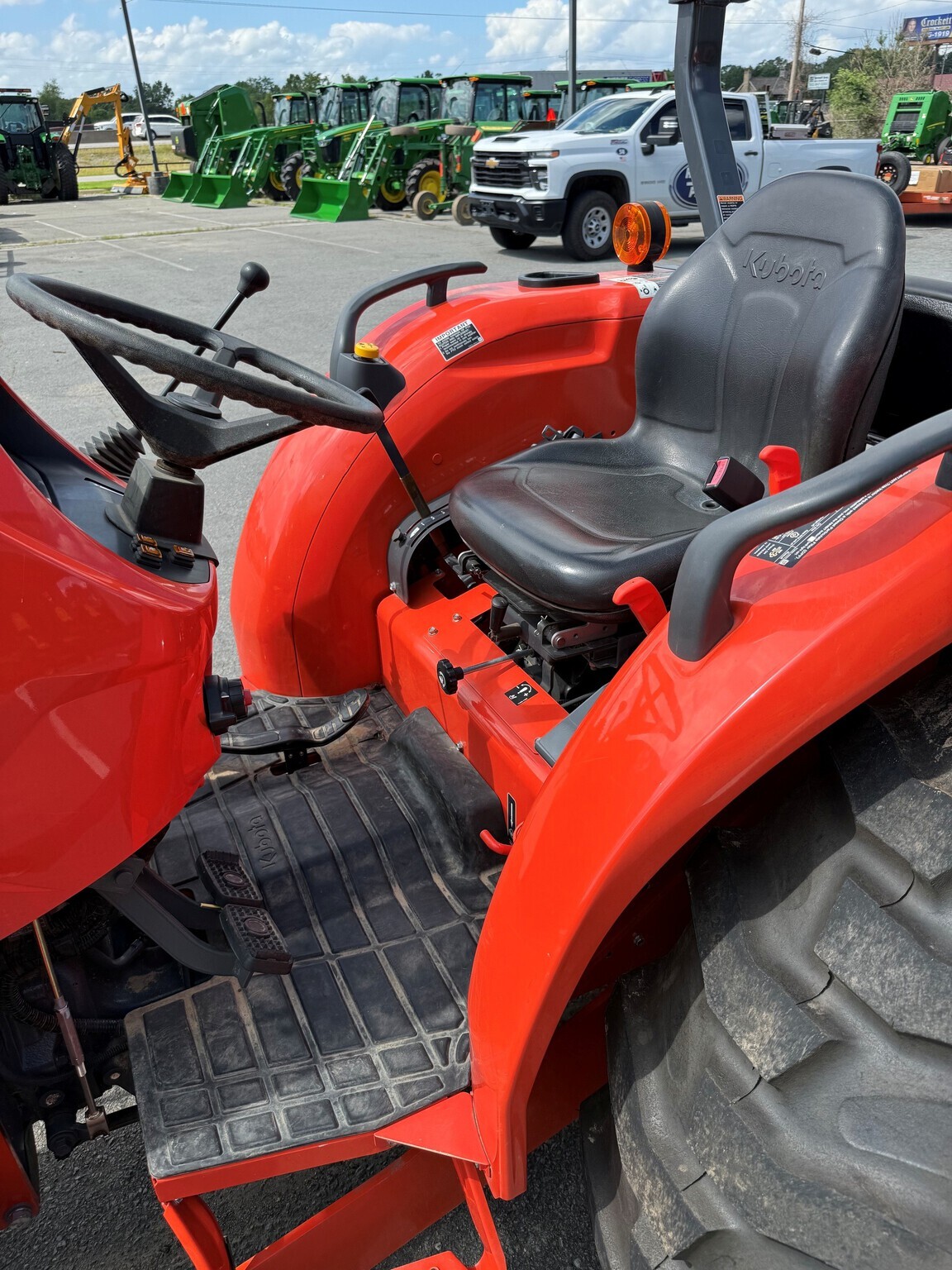 2024 Kubota MX5400 Tractor