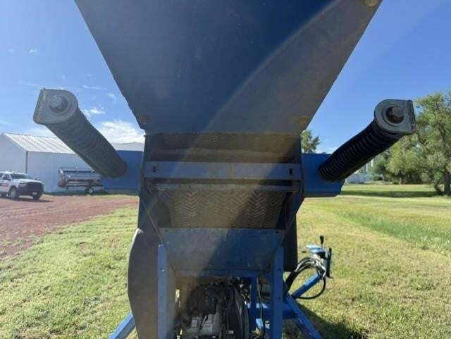2020 Brandt 1547LP+ Augers and Conveyor