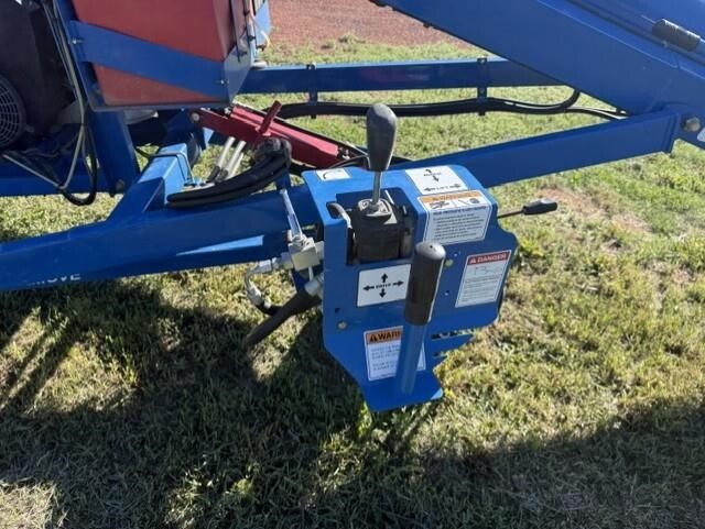 2020 Brandt 1547LP+ Augers and Conveyor