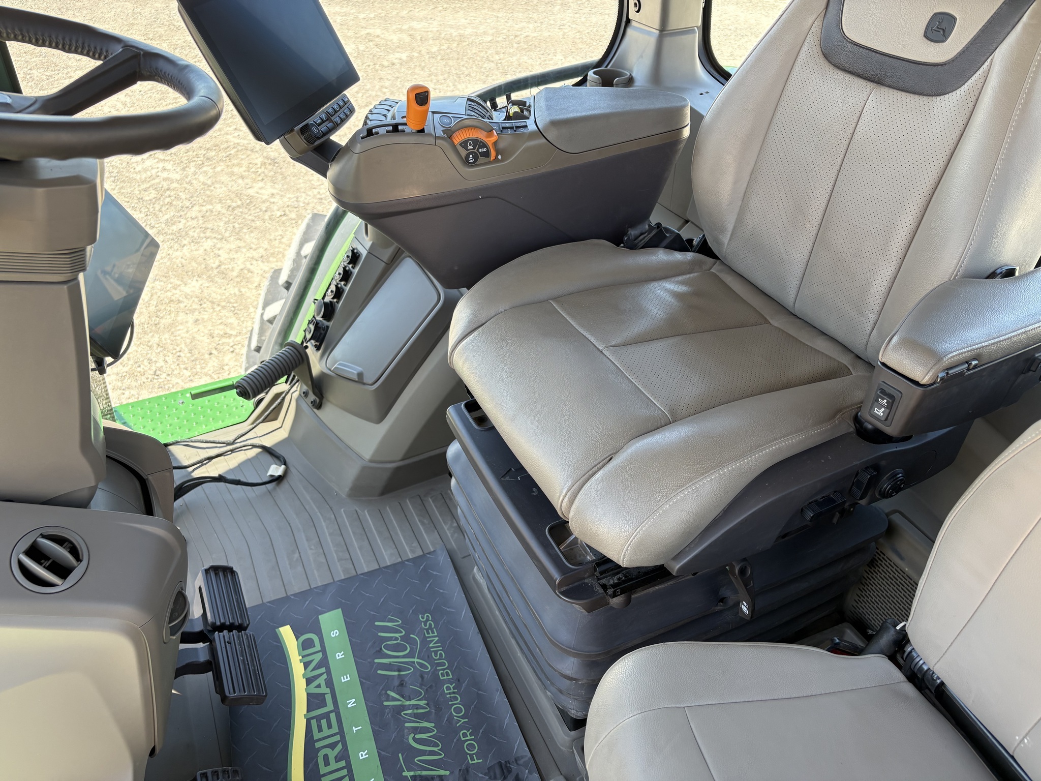 2025 John Deere 8R 370 Tractor