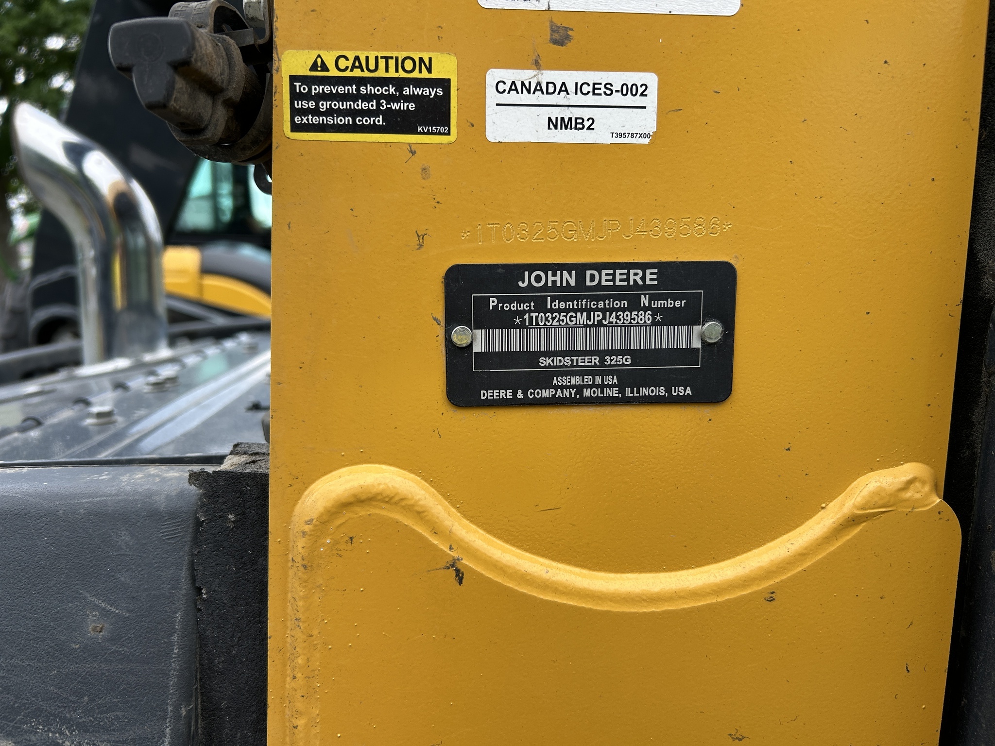 2023 Deere 325G Skid Steer