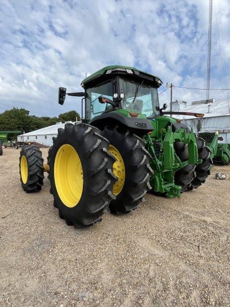 2022 John Deere 8R 370 Tractor