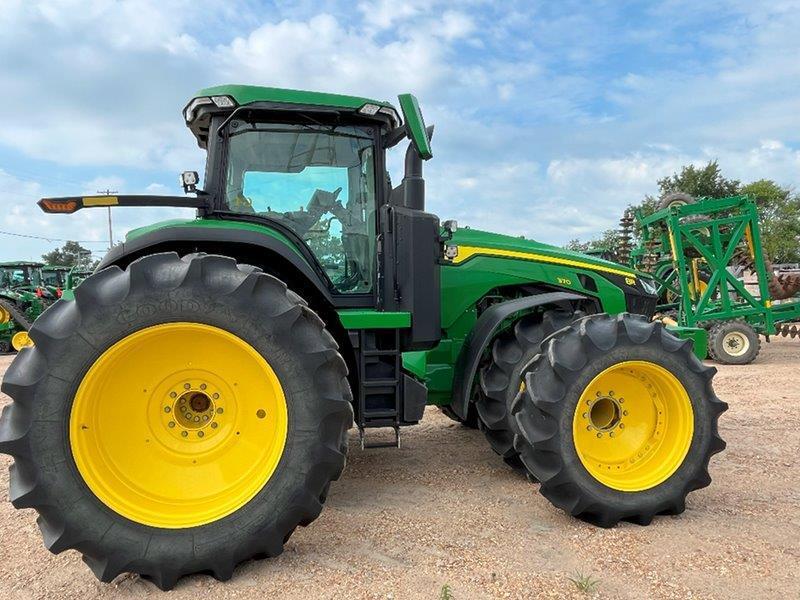 2022 John Deere 8R 370 Tractor