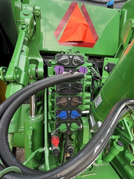 2022 John Deere 8R 370 Tractor