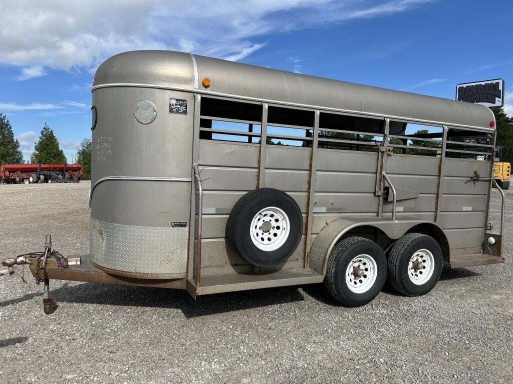 2004 WW 16' Livestock Trailer