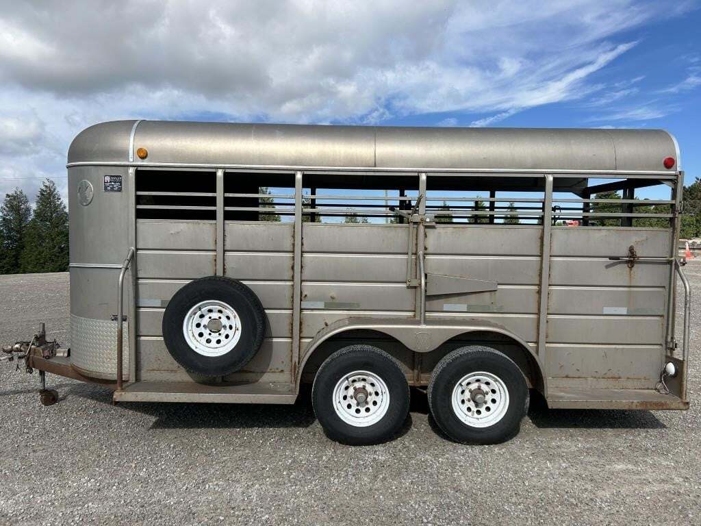 2004 WW 16' Livestock Trailer