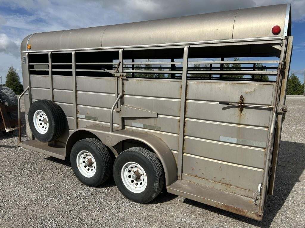 2004 WW 16' Livestock Trailer