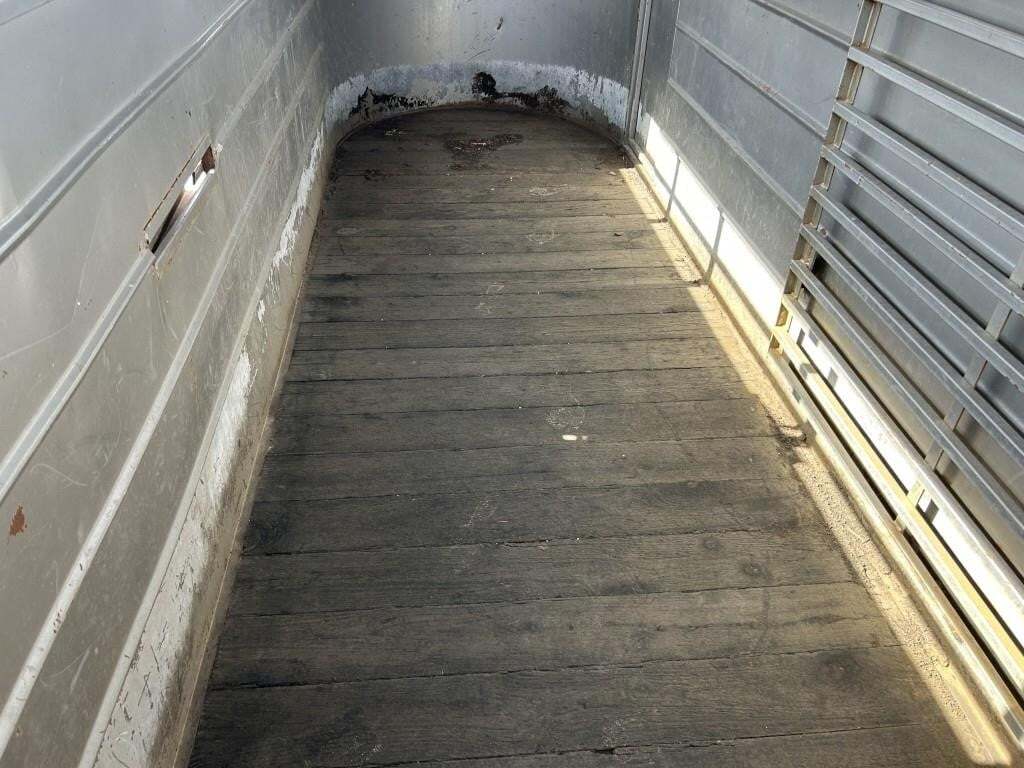 2004 WW 16' Livestock Trailer