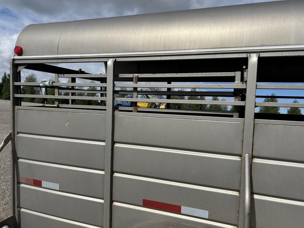 2004 WW 16' Livestock Trailer