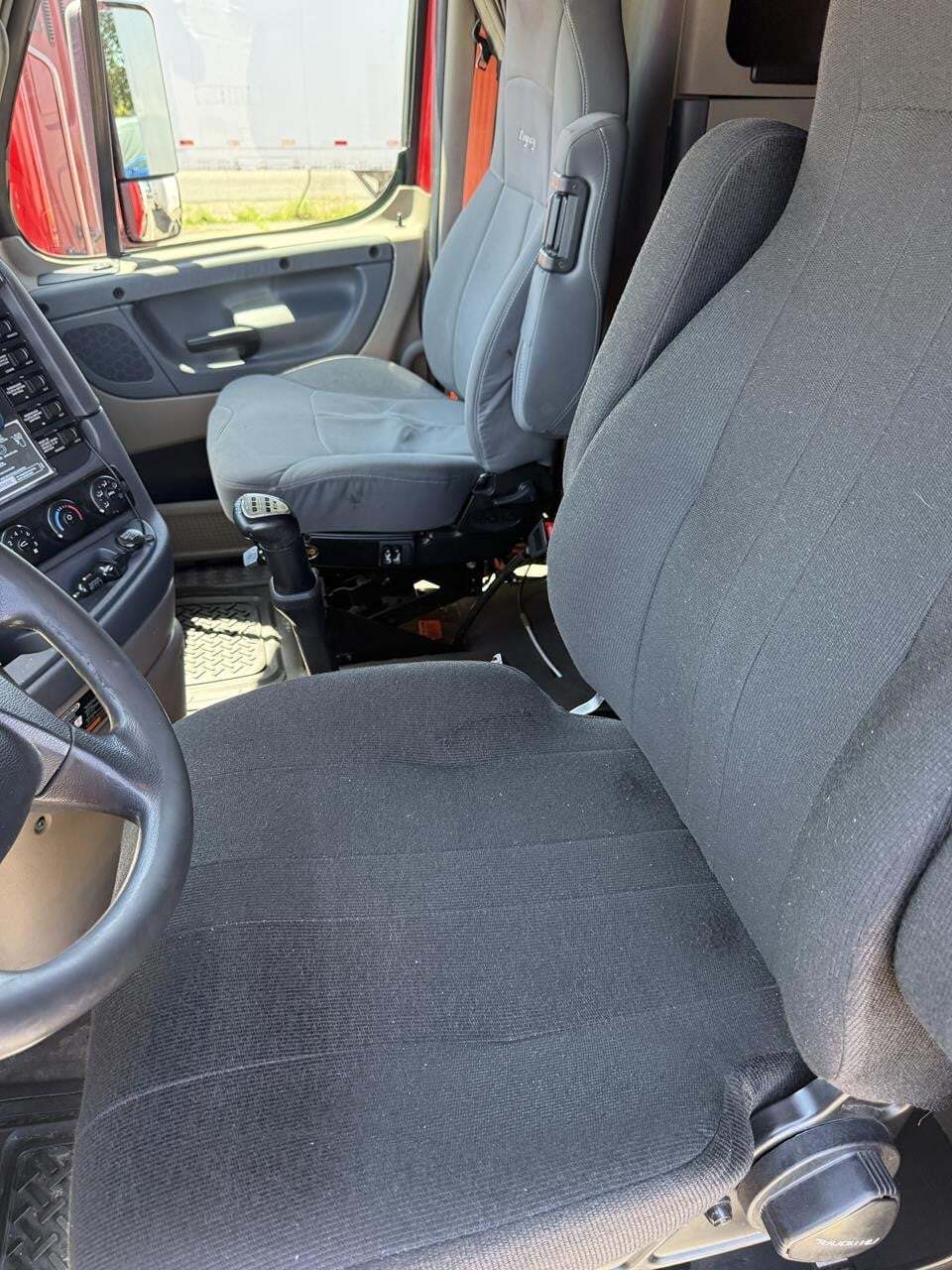 2019 Freightliner CASCADIA 116 Semi Trucks/Trailer