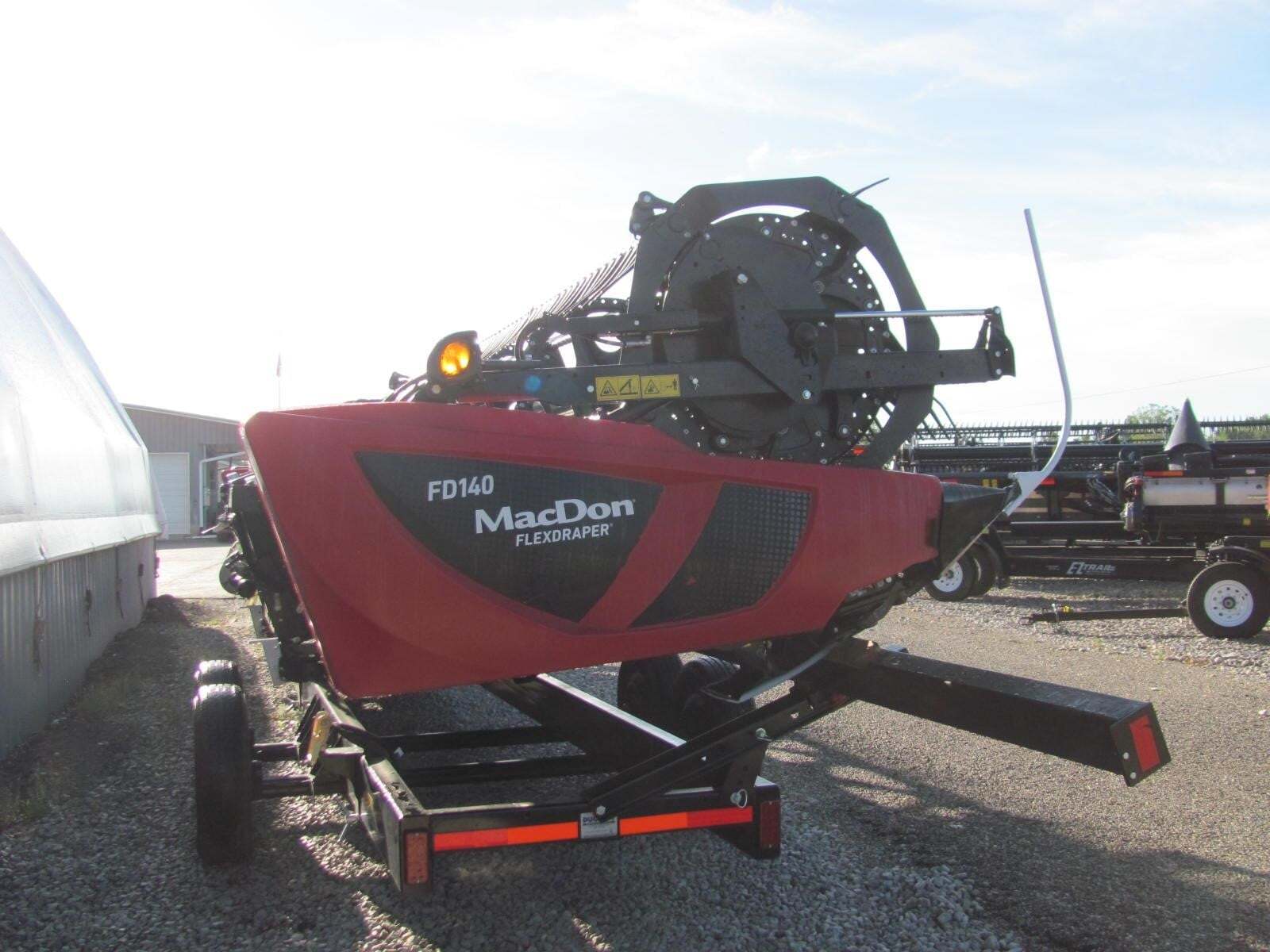 2021 MacDon FD140 Platform