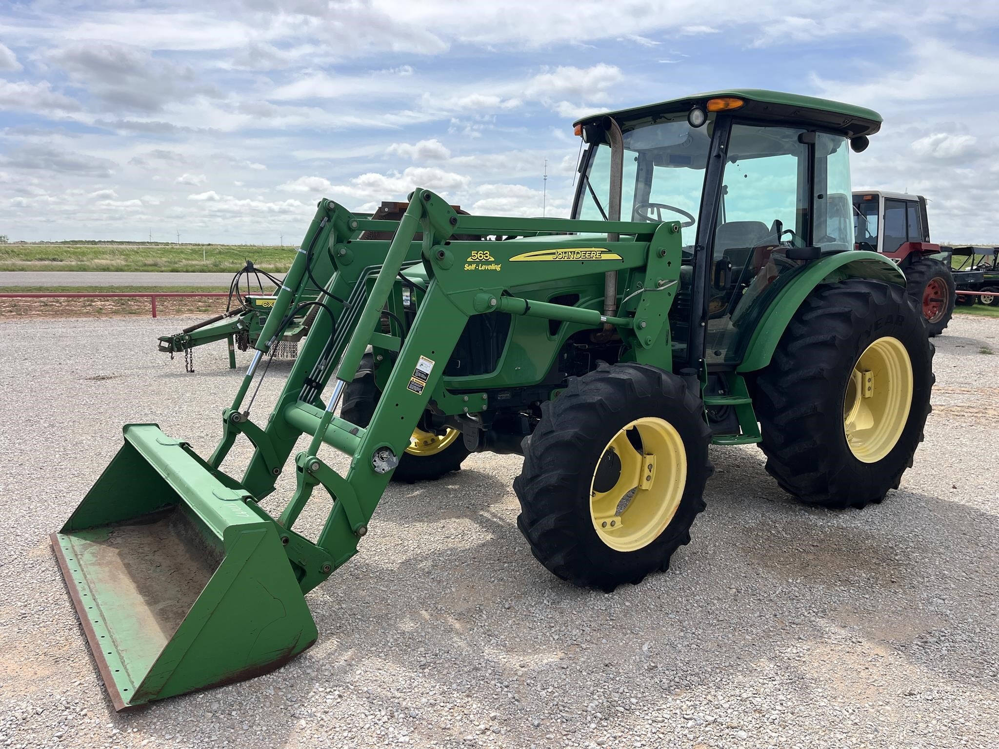 2011 John Deere 5093E Tractor