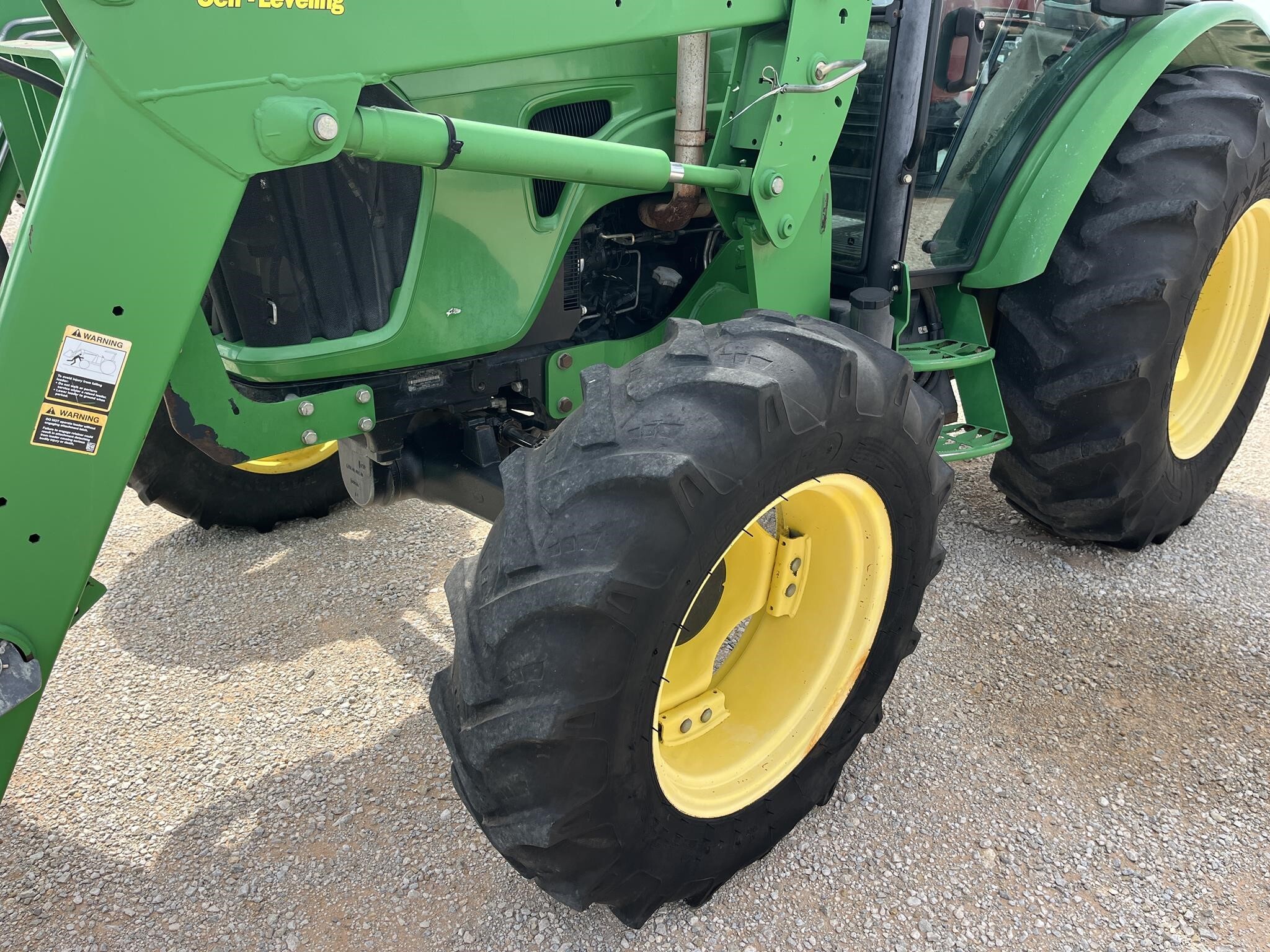 2011 John Deere 5093E Tractor