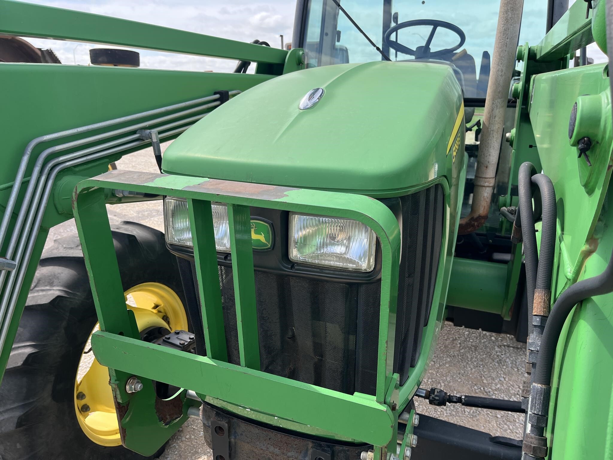 2011 John Deere 5093E Tractor