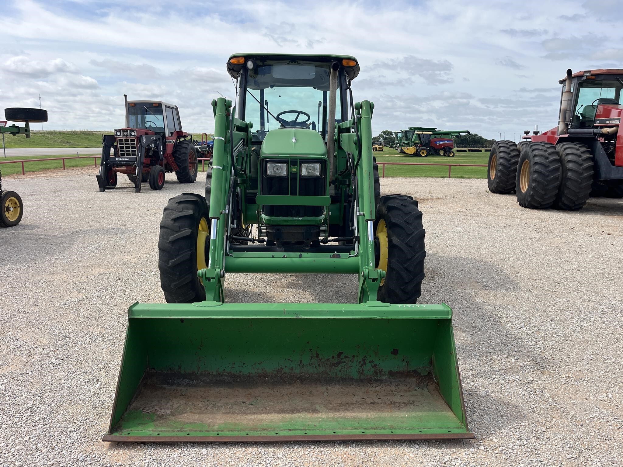 2011 John Deere 5093E Tractor