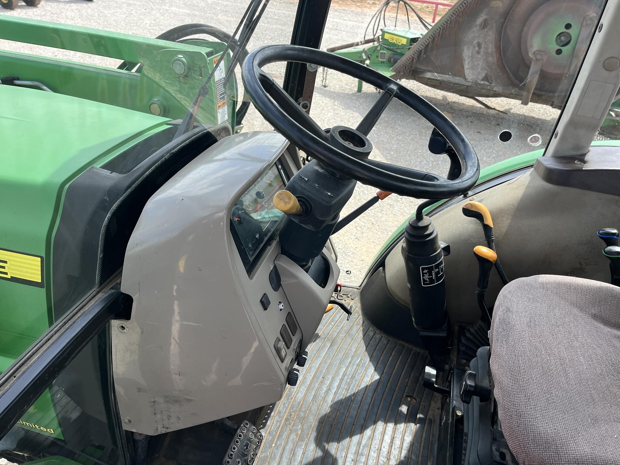 2011 John Deere 5093E Tractor