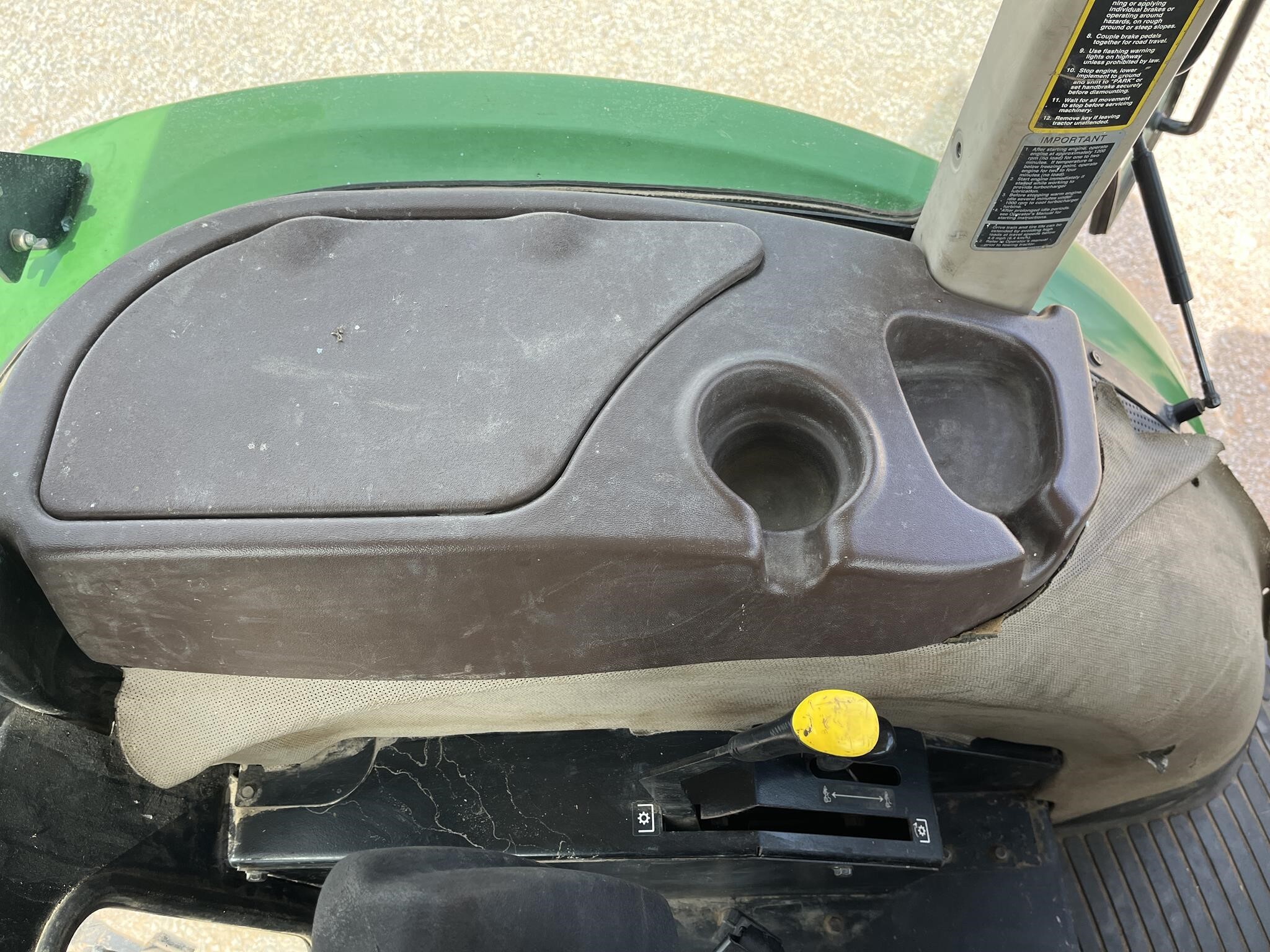 2011 John Deere 5093E Tractor