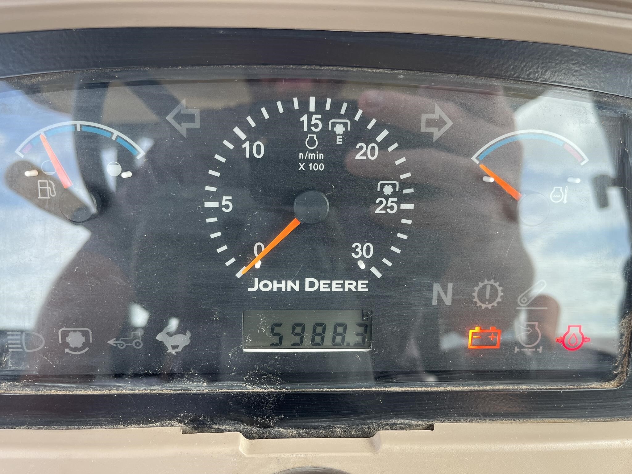 2011 John Deere 5093E Tractor