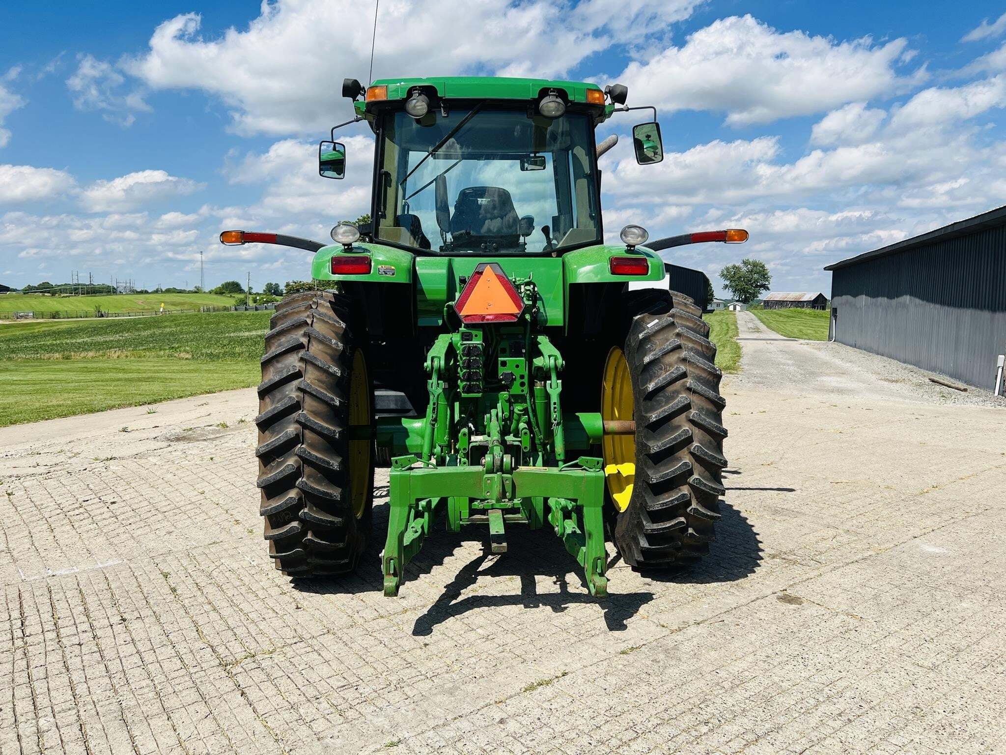 2005 John Deere 7820 Tractor