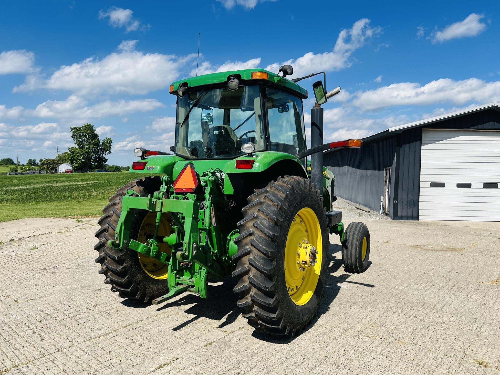 2005 John Deere 7820 Tractor