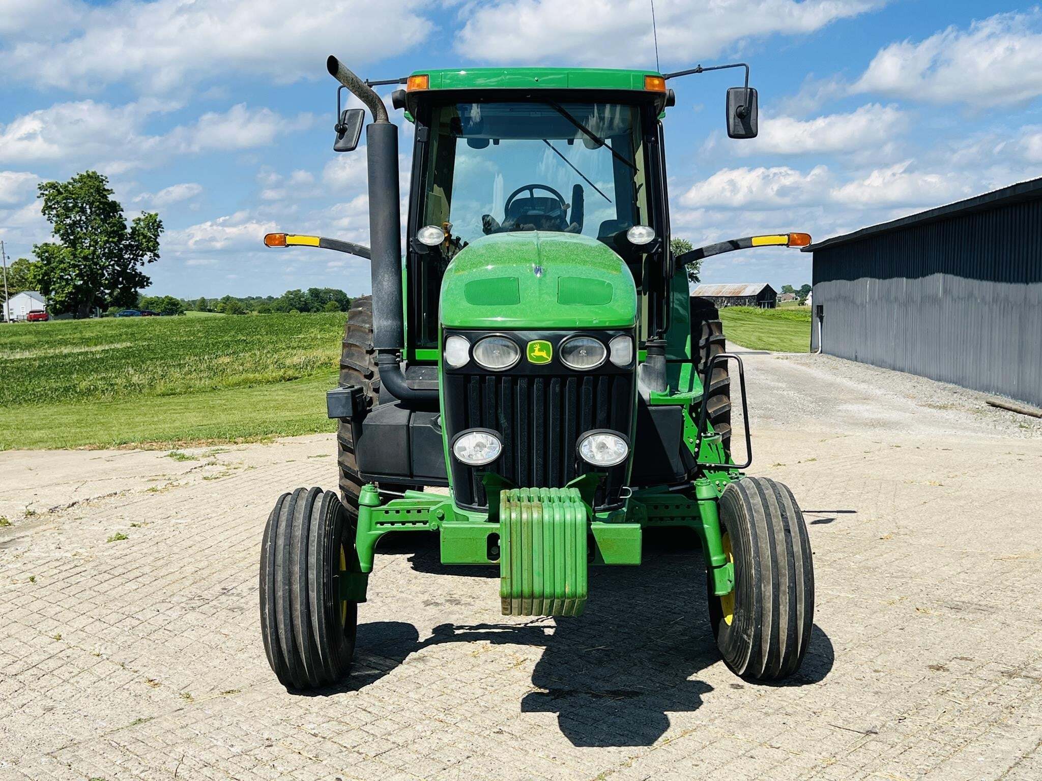 2005 John Deere 7820 Tractor