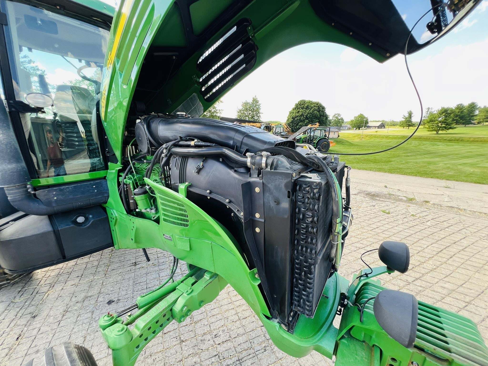 2005 John Deere 7820 Tractor