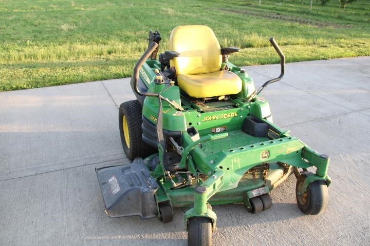 2013 John Deere Z925A Lawn Mower