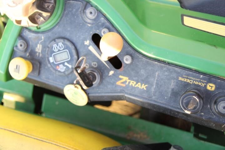 2013 John Deere Z925A Lawn Mower