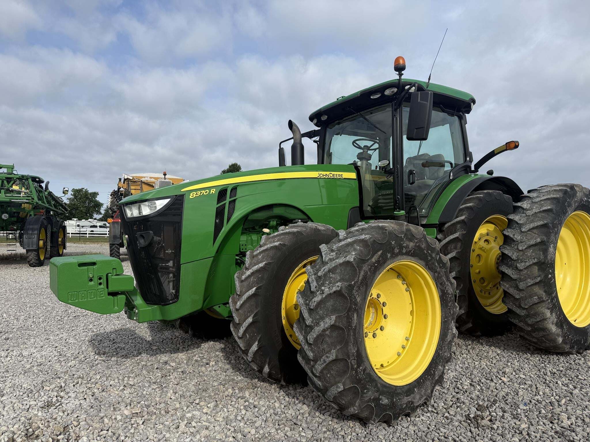 2014 John Deere 8370R Tractor