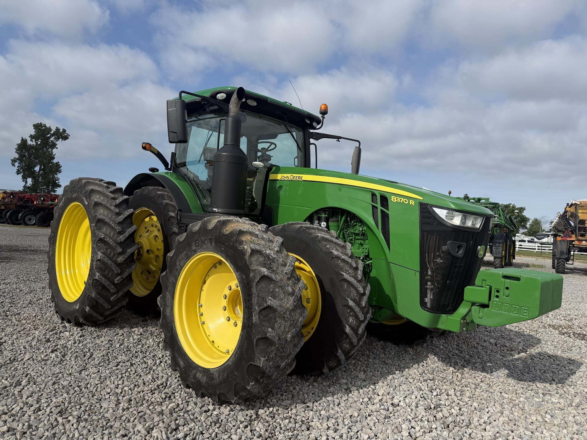 2014 John Deere 8370R Tractor