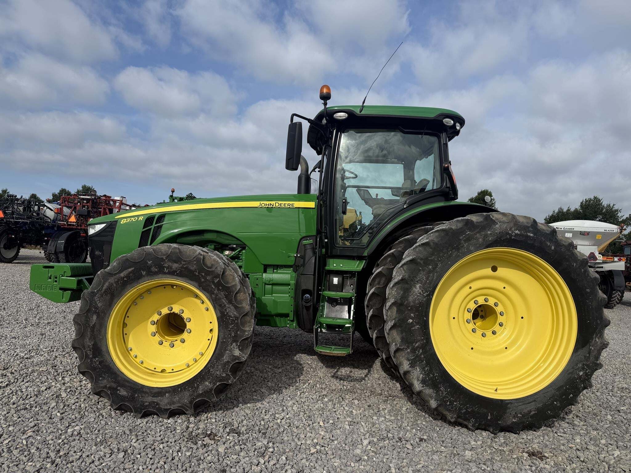 2014 John Deere 8370R Tractor