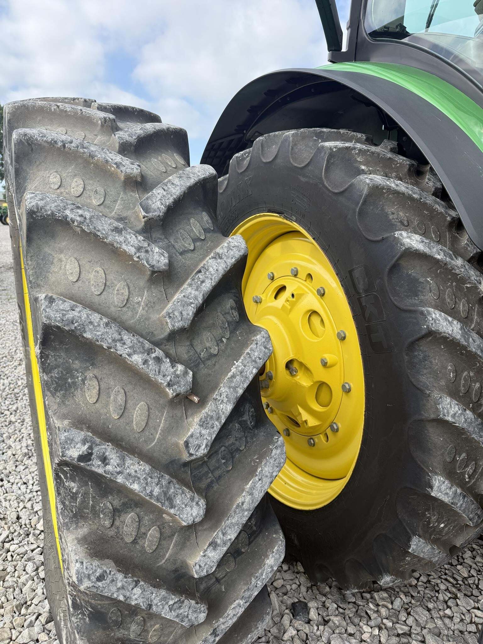 2014 John Deere 8370R Tractor