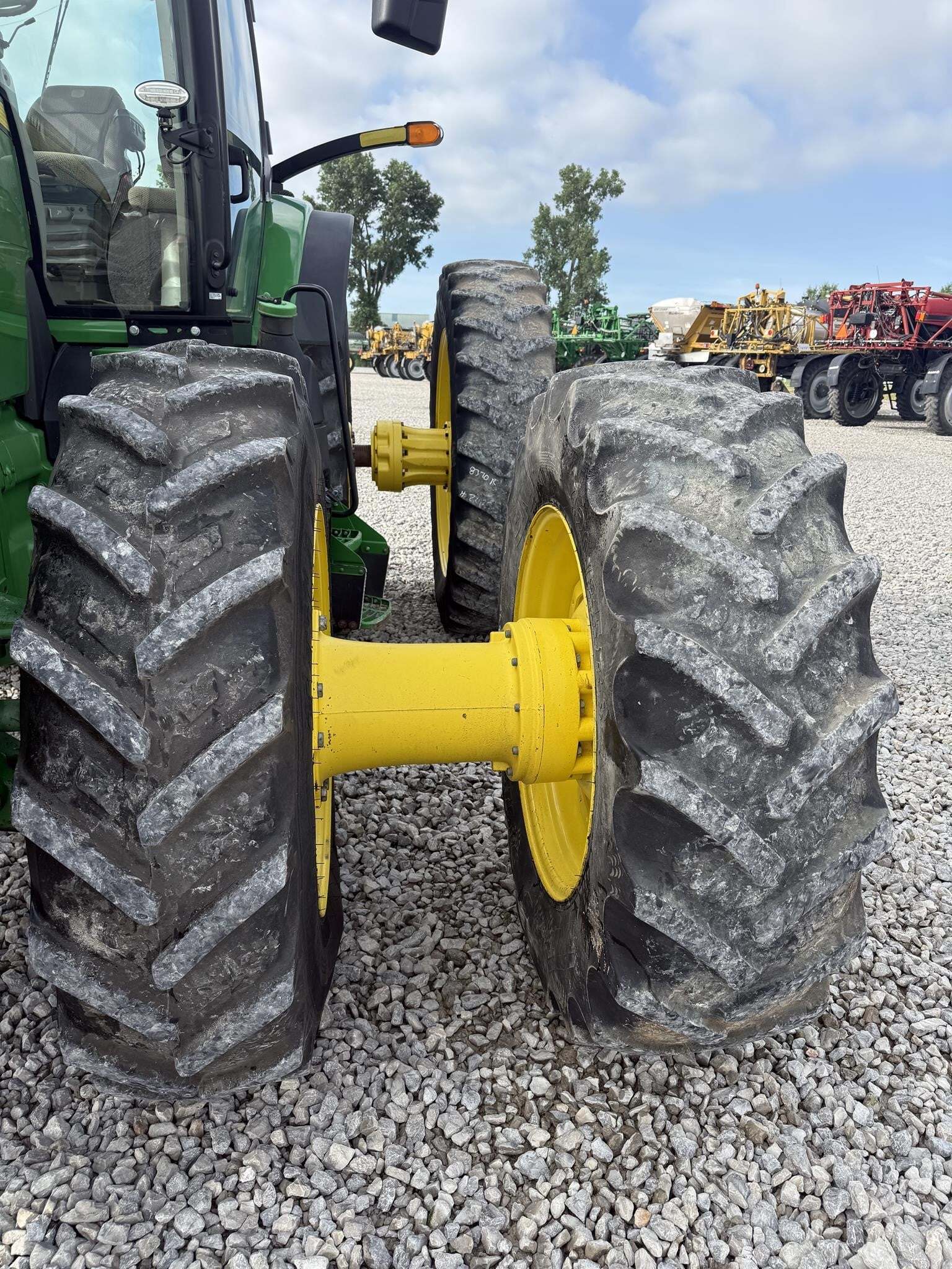2014 John Deere 8370R Tractor
