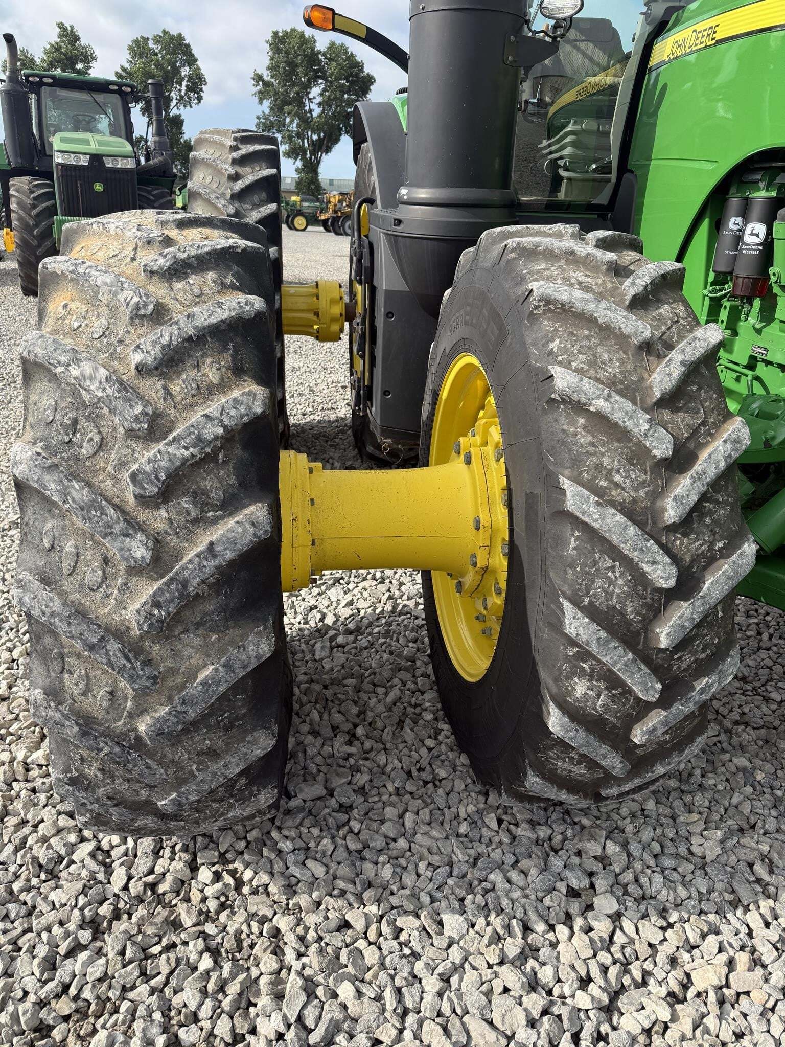 2014 John Deere 8370R Tractor