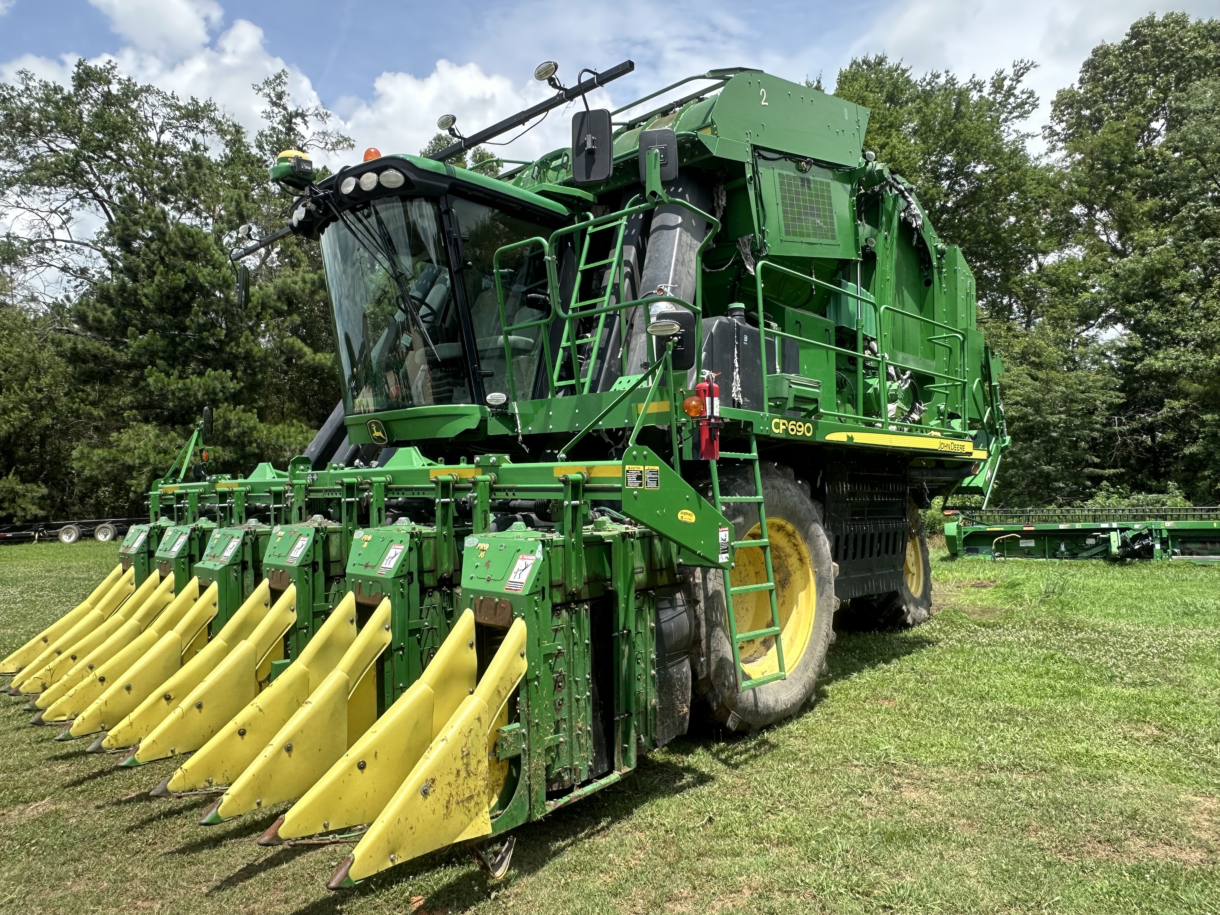 2018 John Deere CP690 Cotton Equipment