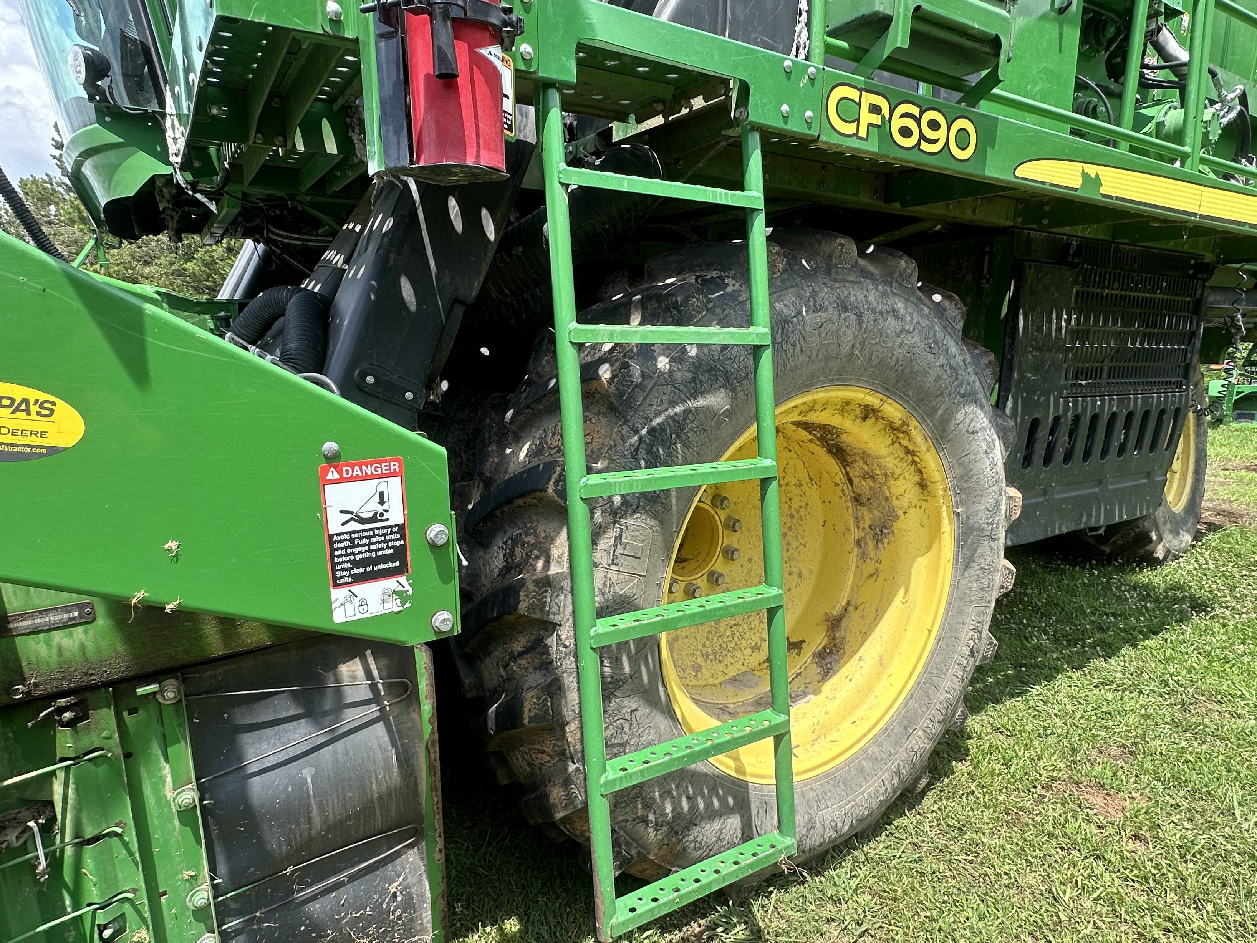 2018 John Deere CP690 Cotton Equipment