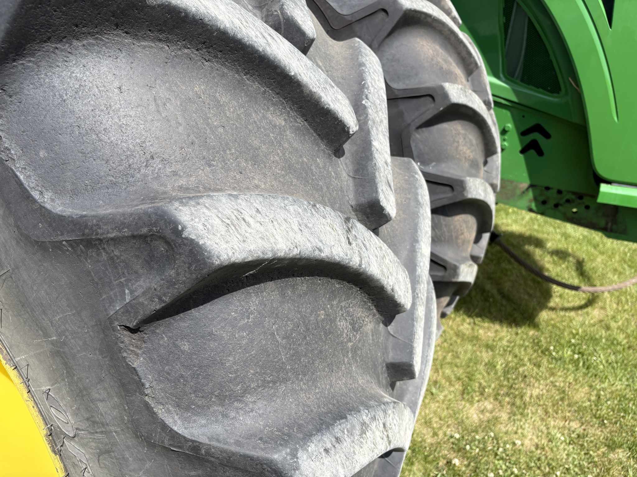 2015 John Deere 9620R Tractor