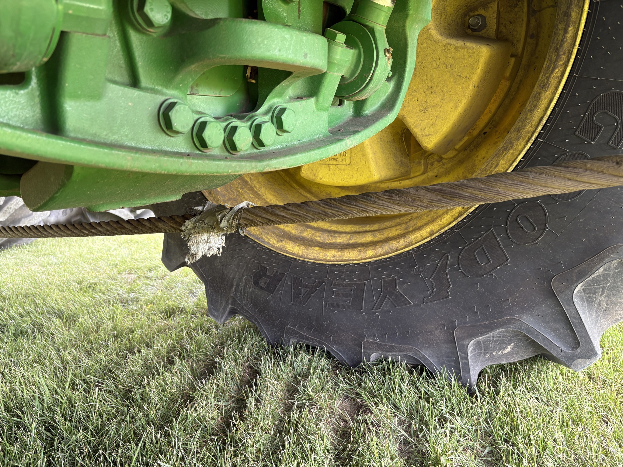 2015 John Deere 9620R Tractor