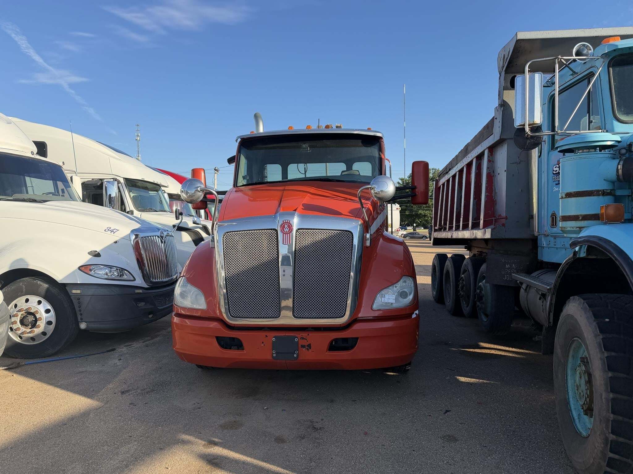 2019 Kenworth T680 Semi Trucks/Trailer