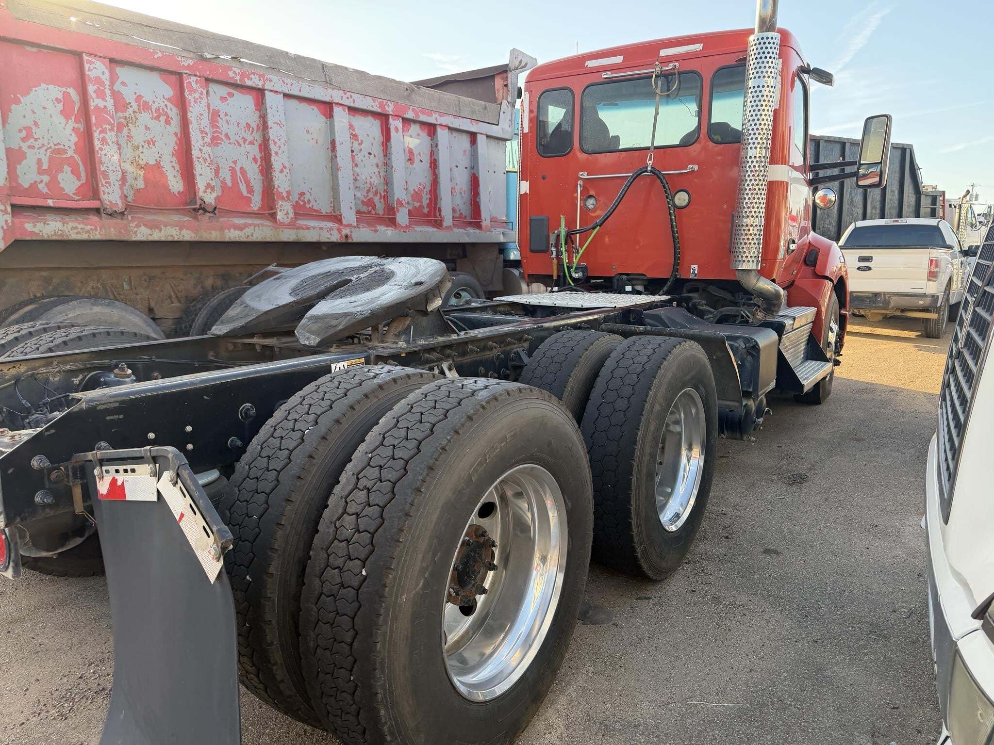 2019 Kenworth T680 Semi Trucks/Trailer