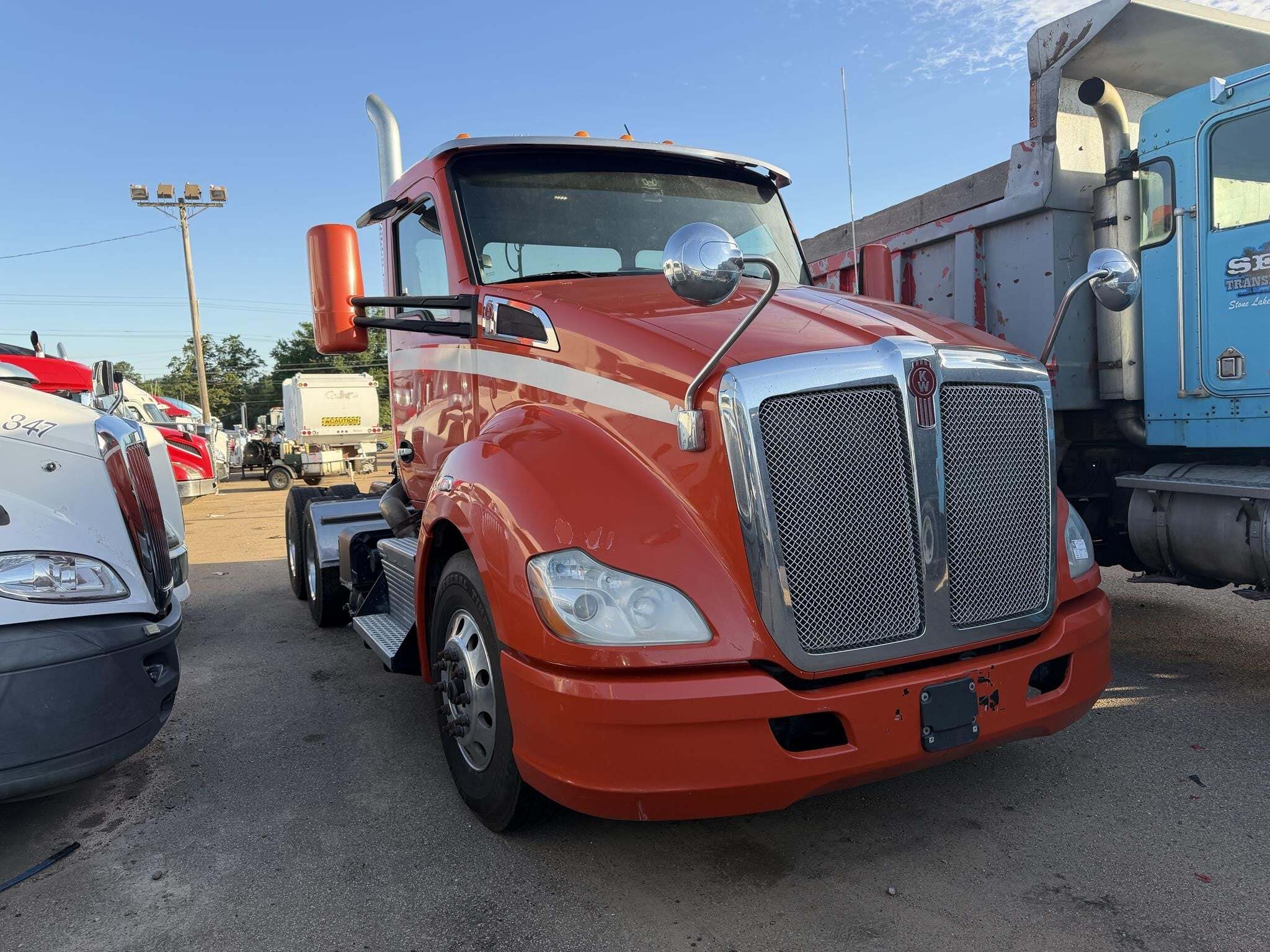 2019 Kenworth T680 Semi Trucks/Trailer