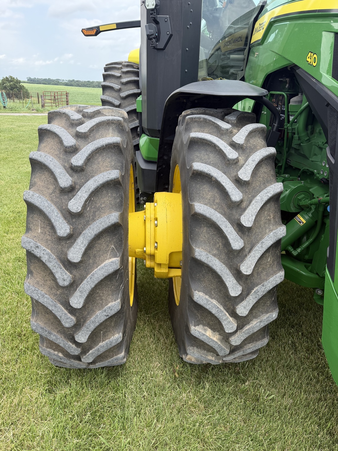 2022 John Deere 8R 410 Tractor