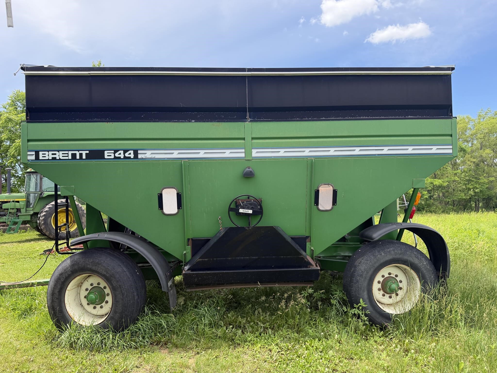 2001 Brent 644 Gravity Wagon