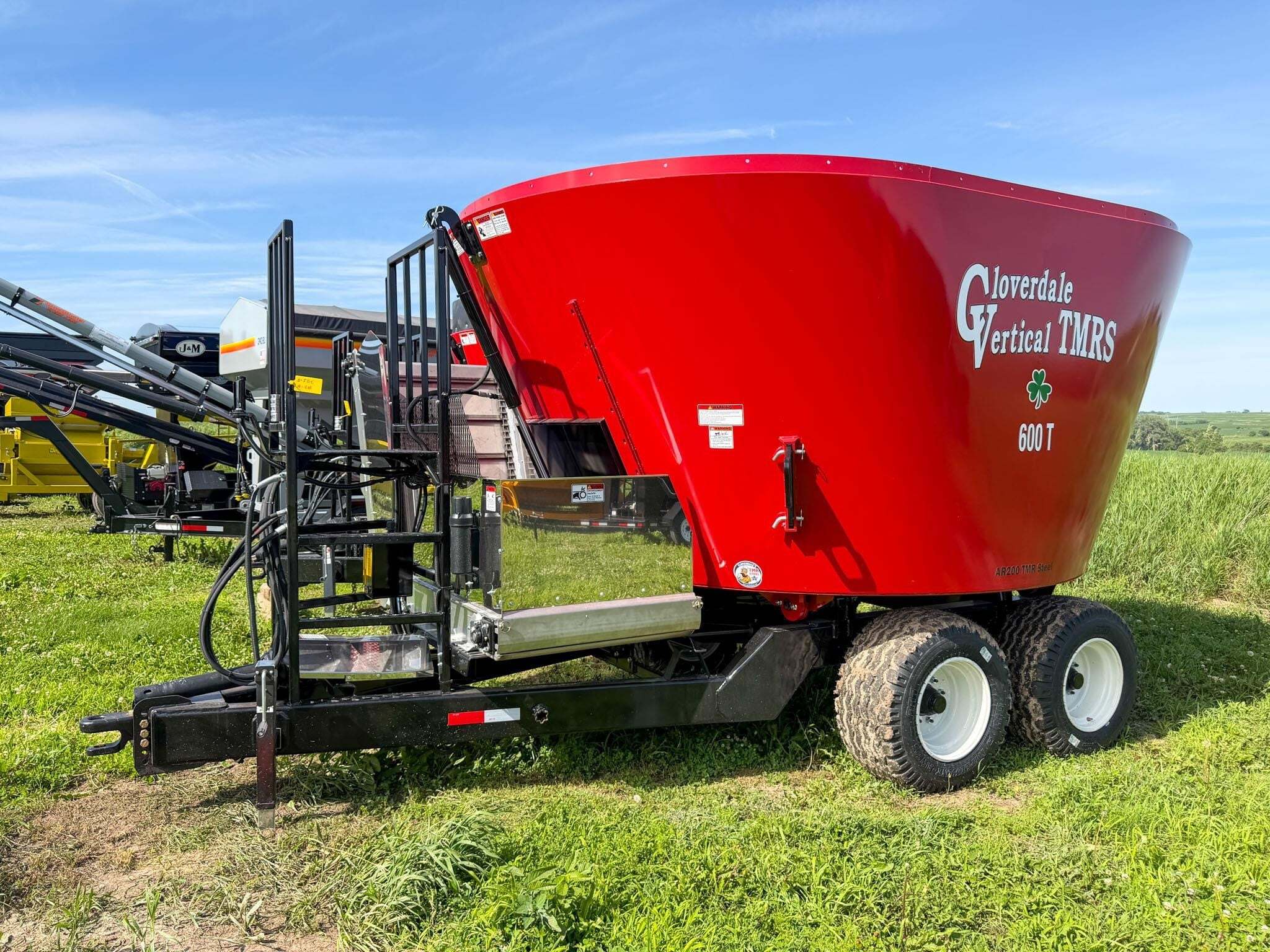 2026 Cloverdale 600T Grinders and Mixer