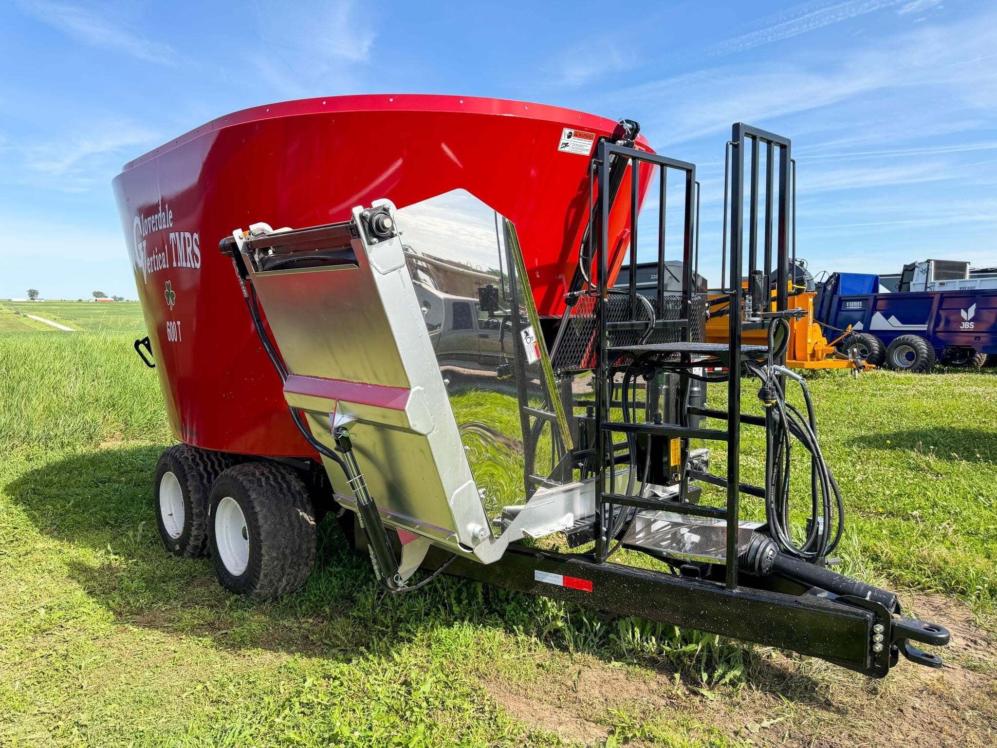2026 Cloverdale 600T Grinders and Mixer