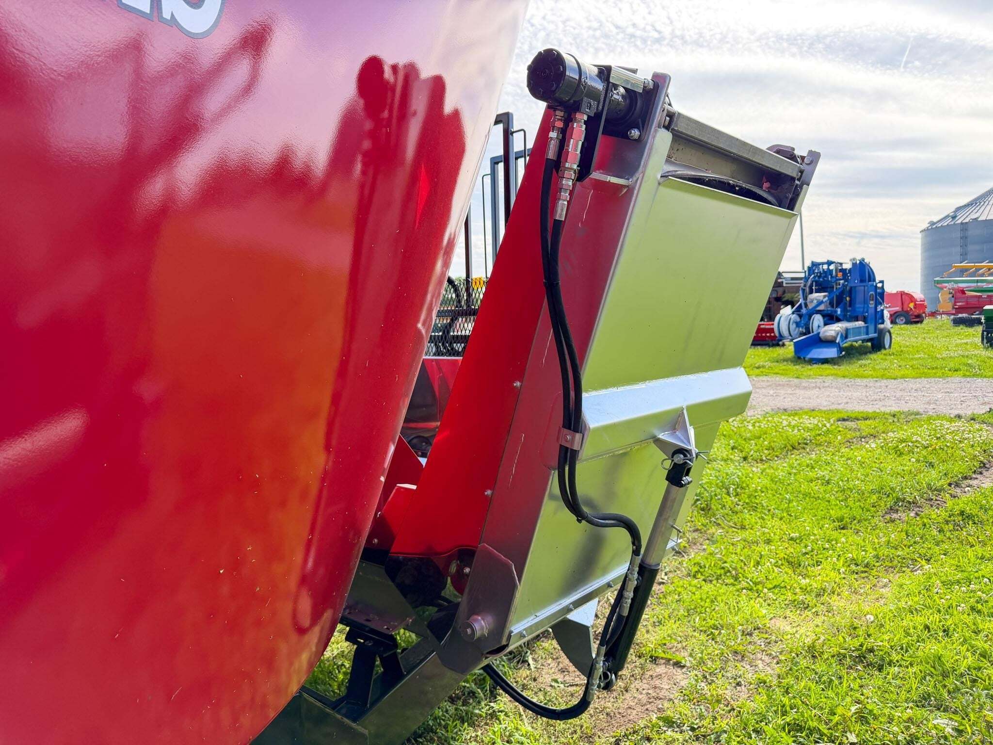 2026 Cloverdale 600T Grinders and Mixer