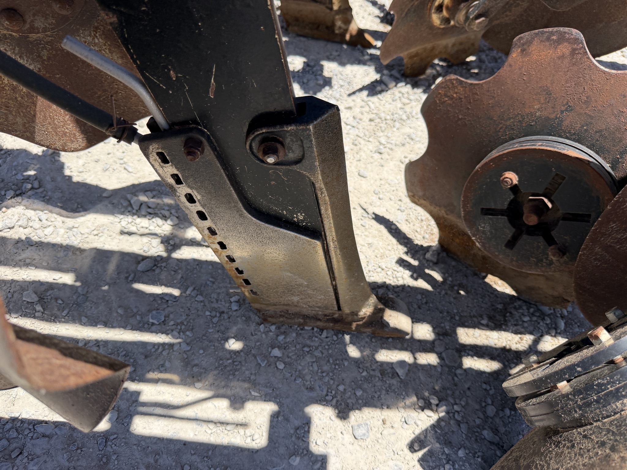 2013 Krause Gladiator 1200M-1230 Strip-Till